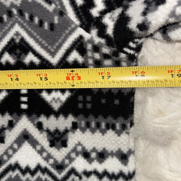 T by Talbots Half Zip Geo Print Fleece Pullover Kangaroo🦘Pocket, Size P - Picture 9 of 15